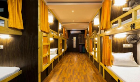Sunrise juhu hostel